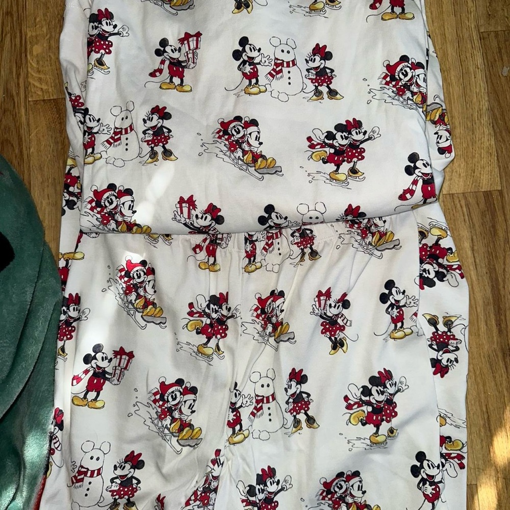 GUC Adult medium pottery barn kids organic cotton Mickey and Minnie pajama set